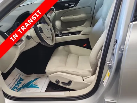 More photos of 2022 Volvo S60 Momentum at Auto Boutique Texas, TX