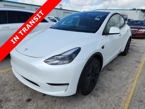 White 2025 Tesla Model Y Long Range for sale in Alvin, TX