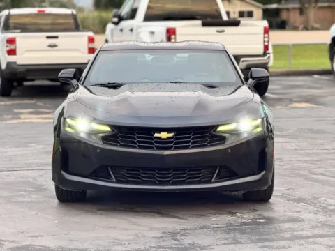 Another view of 2019 Chevrolet Camaro 1LT for sale in Alvin, TX at Auto Boutique Texas