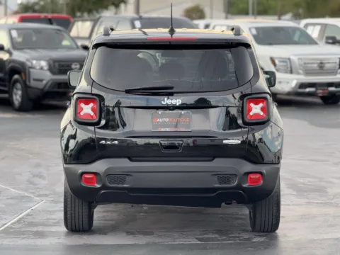 More photos of 2022 Jeep Renegade Latitude at Auto Boutique Texas, TX