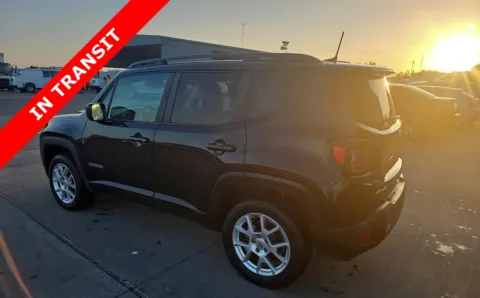 More photos of 2022 Jeep Renegade Latitude at Auto Boutique Texas, TX