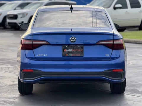 More photos of 2022 Volkswagen Jetta SE at Auto Boutique Texas, TX