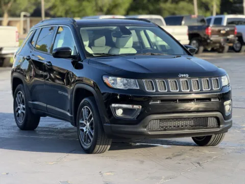 Photos of 2019 Jeep Compass Latitude w Sun Wheel Pkg for sale in Alvin, TX at Auto Boutique Texas