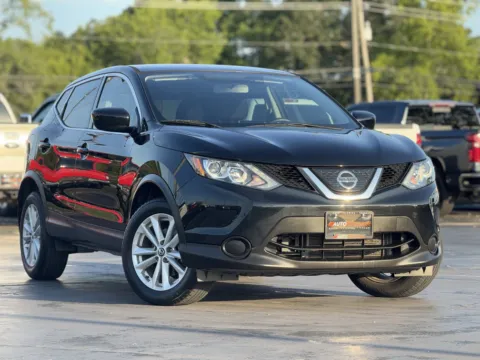 Photos of 2019 Nissan Rogue Sport S for sale in Alvin, TX at Auto Boutique Texas