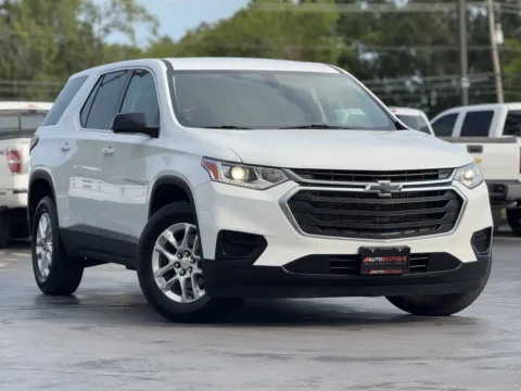 Photos of 2020 Chevrolet Traverse LS for sale in Alvin, TX at Auto Boutique Texas