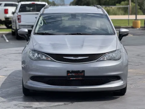 More photos of 2021 Chrysler Voyager LXI at Auto Boutique Texas, TX