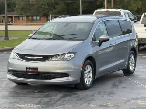 More photos of 2021 Chrysler Voyager LXI at Auto Boutique Texas, TX