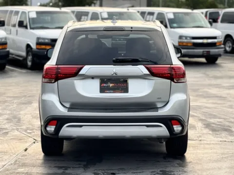 More photos of 2020 Mitsubishi Outlander ES at Auto Boutique Texas, TX