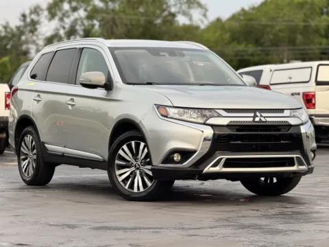 Photos of 2020 Mitsubishi Outlander ES for sale in Alvin, TX at Auto Boutique Texas