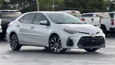 Gray 2018 Toyota Corolla SE for sale in Alvin, TX