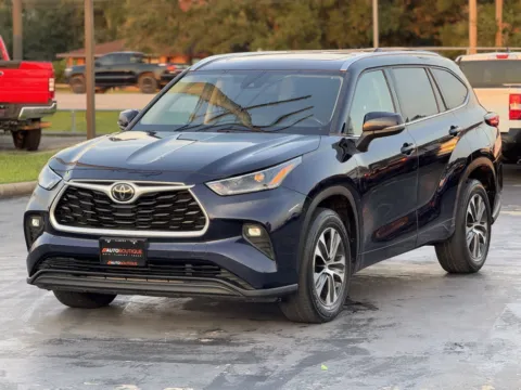 More photos of 2021 Toyota Highlander XLE at Auto Boutique Texas, TX