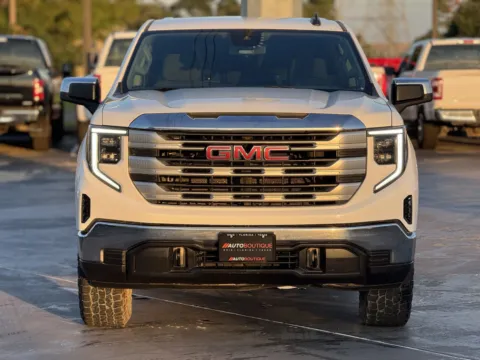 More photos of 2022 GMC Sierra 1500 SLE at Auto Boutique Texas, TX