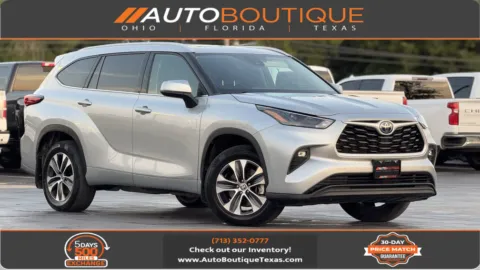 Silver 2022 Toyota Highlander Hybrid XLE for sale in Alvin, TX