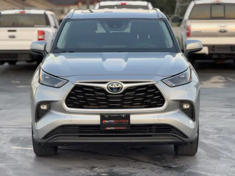 Another view of 2022 Toyota Highlander Hybrid XLE for sale in Alvin, TX at Auto Boutique Texas