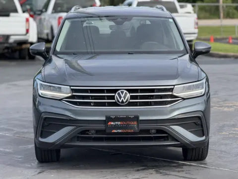 More photos of 2022 Volkswagen Tiguan SE at Auto Boutique Texas, TX