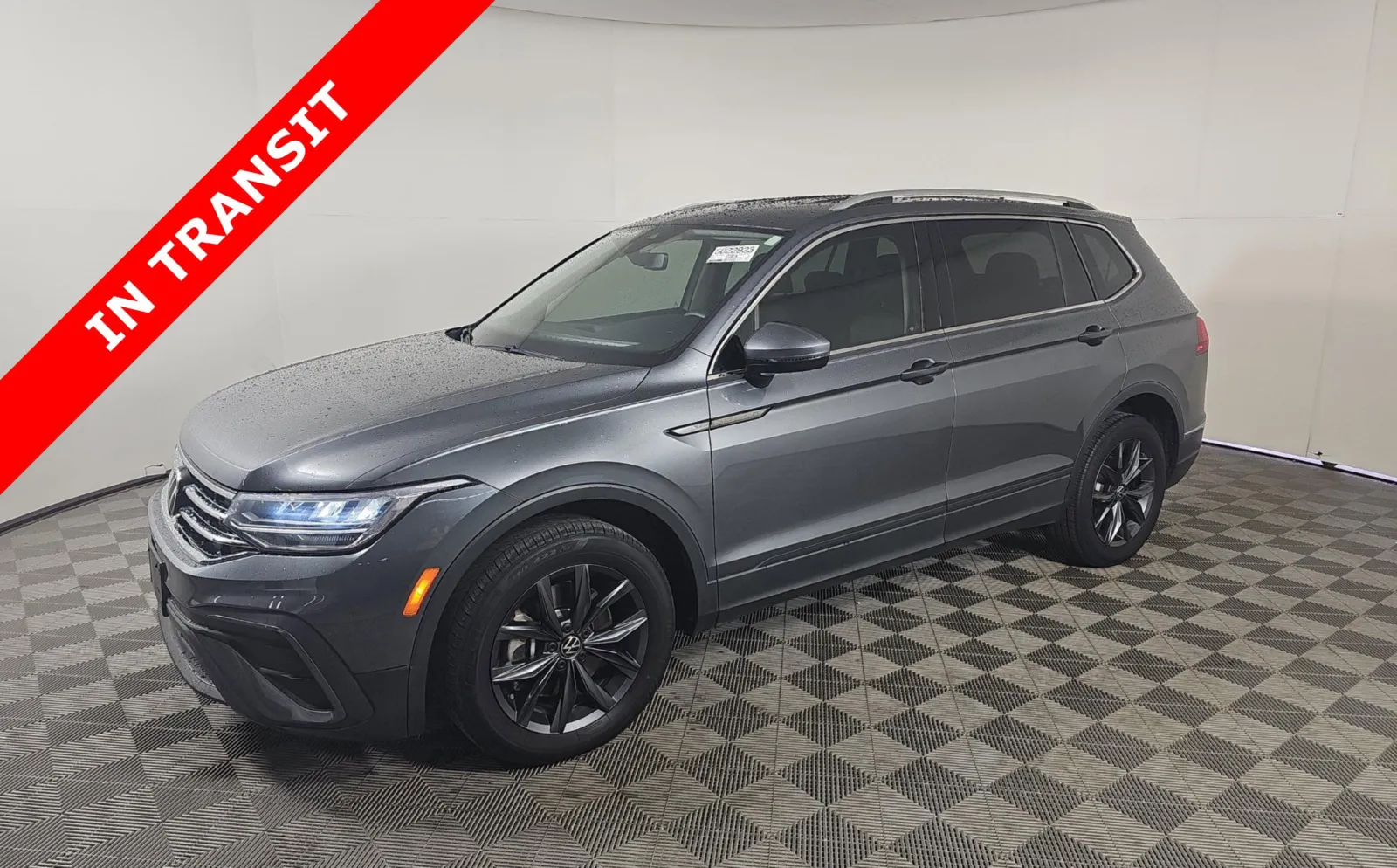 Gray 2022 Volkswagen Tiguan SE for sale in Alvin, TX