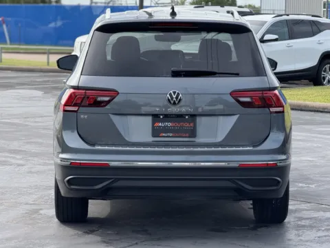 More photos of 2022 Volkswagen Tiguan SE at Auto Boutique Texas, TX