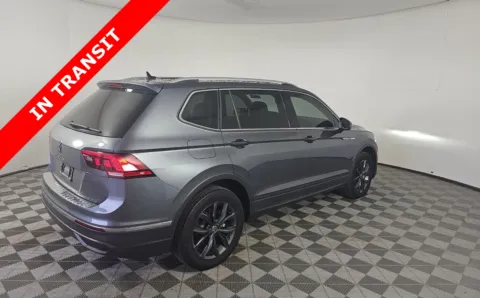 More photos of 2022 Volkswagen Tiguan SE at Auto Boutique Texas, TX