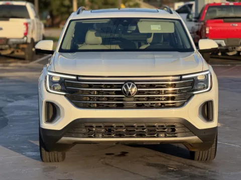 More photos of 2024 Volkswagen Atlas 2.0T SE w Technology at Auto Boutique Texas, TX
