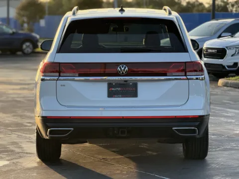 More photos of 2024 Volkswagen Atlas 2.0T SE w Technology at Auto Boutique Texas, TX