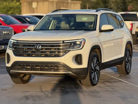 Another view of 2024 Volkswagen Atlas 2.0T SE w Technology for sale in Alvin, TX at Auto Boutique Texas