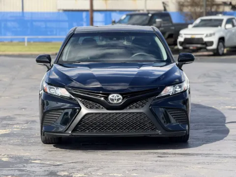 More photos of 2018 Toyota Camry SE at Auto Boutique Texas, TX