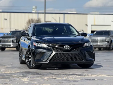 Photos of 2018 Toyota Camry SE for sale in Alvin, TX at Auto Boutique Texas