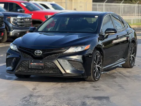 Another view of 2018 Toyota Camry SE for sale in Alvin, TX at Auto Boutique Texas