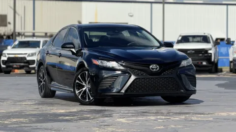 Brown 2018 Toyota Camry SE for sale in Alvin, TX