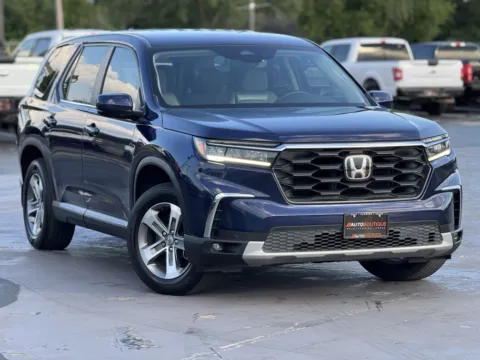 Photos of 2024 Honda Pilot EX-L 8 Passenger for sale in Alvin, TX at Auto Boutique Texas
