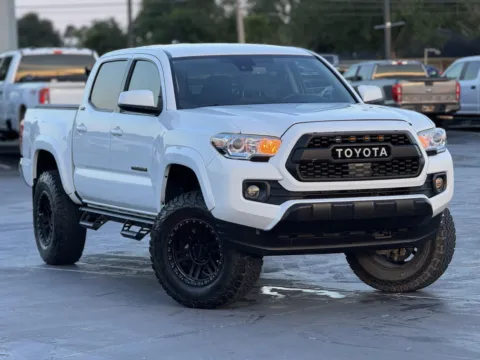 Photos of 2020 Toyota Tacoma SR5 for sale in Alvin, TX at Auto Boutique Texas