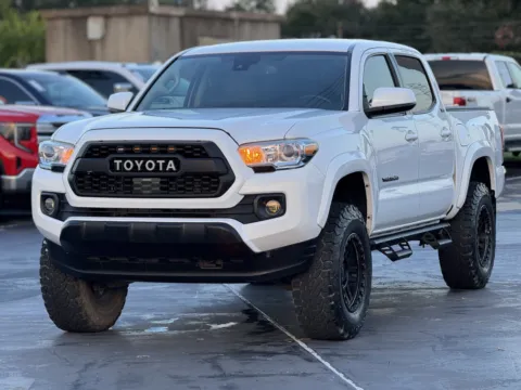 Another view of 2020 Toyota Tacoma SR5 for sale in Alvin, TX at Auto Boutique Texas