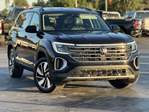 Photos of 2024 Volkswagen Atlas 2.0T SE w Technology for sale in Alvin, TX at Auto Boutique Texas