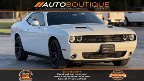 White 2017 Dodge Challenger SXT for sale in Alvin, TX