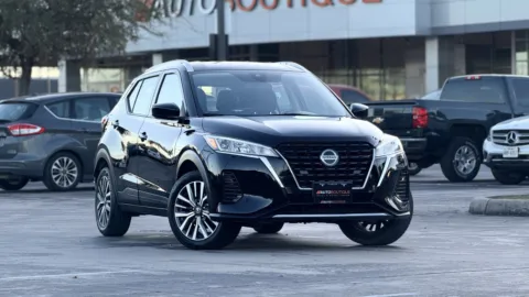 Black 2021 Nissan Kicks SV for sale in Alvin, TX