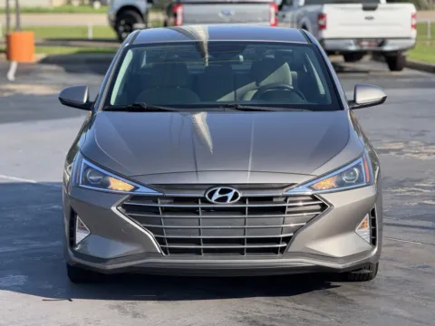More photos of 2020 Hyundai Elantra SE at Auto Boutique Texas, TX