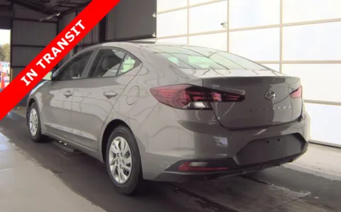 More photos of 2020 Hyundai Elantra SE at Auto Boutique Texas, TX