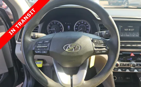 More photos of 2020 Hyundai Elantra SE at Auto Boutique Texas, TX