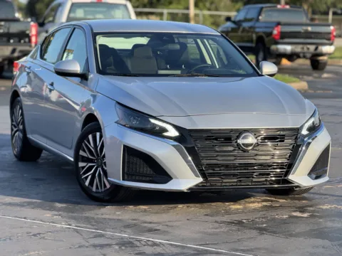 Photos of 2023 Nissan Altima 2.5 SV for sale in Alvin, TX at Auto Boutique Texas