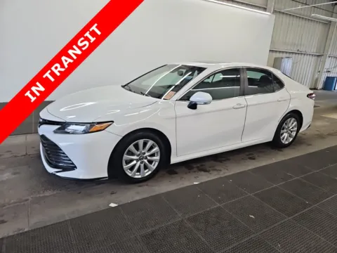 White 2018 Toyota Camry LE for sale in Alvin, TX