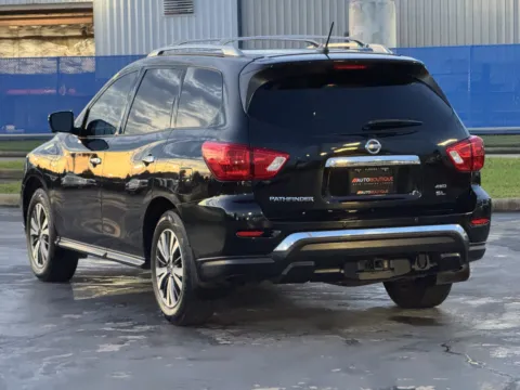 More photos of 2017 Nissan Pathfinder SL at Auto Boutique Texas, TX