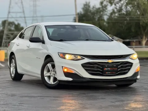 Photos of 2020 Chevrolet Malibu LS for sale in Alvin, TX at Auto Boutique Texas
