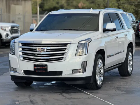 Another view of 2017 Cadillac Escalade Platinum for sale in Alvin, TX at Auto Boutique Texas