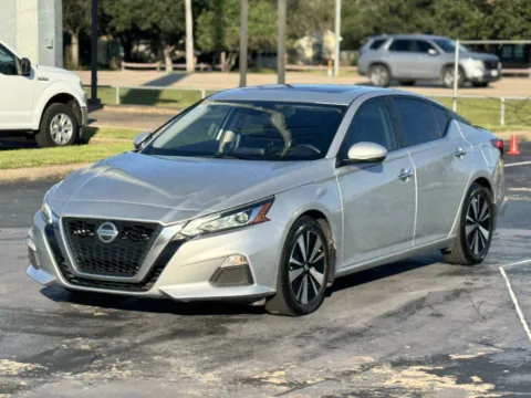 More photos of 2021 Nissan Altima 2.5 SV at Auto Boutique Texas, TX