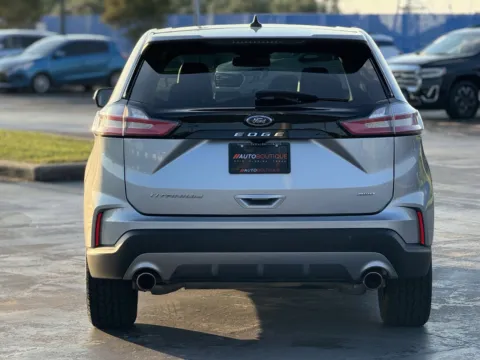 More photos of 2022 Ford Edge Titanium at Auto Boutique Texas, TX