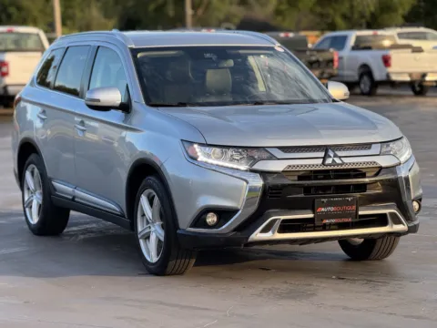 Photos of 2020 Mitsubishi Outlander SEL for sale in Alvin, TX at Auto Boutique Texas