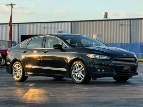 Photos of 2014 Ford Fusion SE for sale in Alvin, TX at Auto Boutique Texas