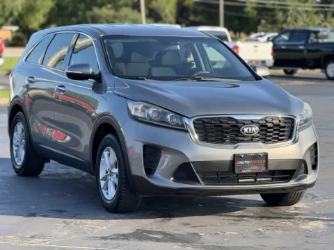 Photos of 2019 Kia Sorento LX for sale in Alvin, TX at Auto Boutique Texas