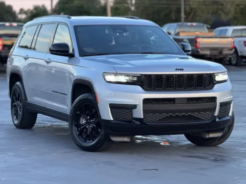 Photos of 2024 Jeep Grand Cherokee L Altitude for sale in Alvin, TX at Auto Boutique Texas