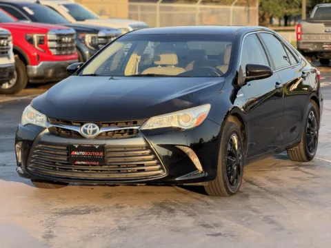 Another view of 2015 Toyota Camry Hybrid LE for sale in Alvin, TX at Auto Boutique Texas